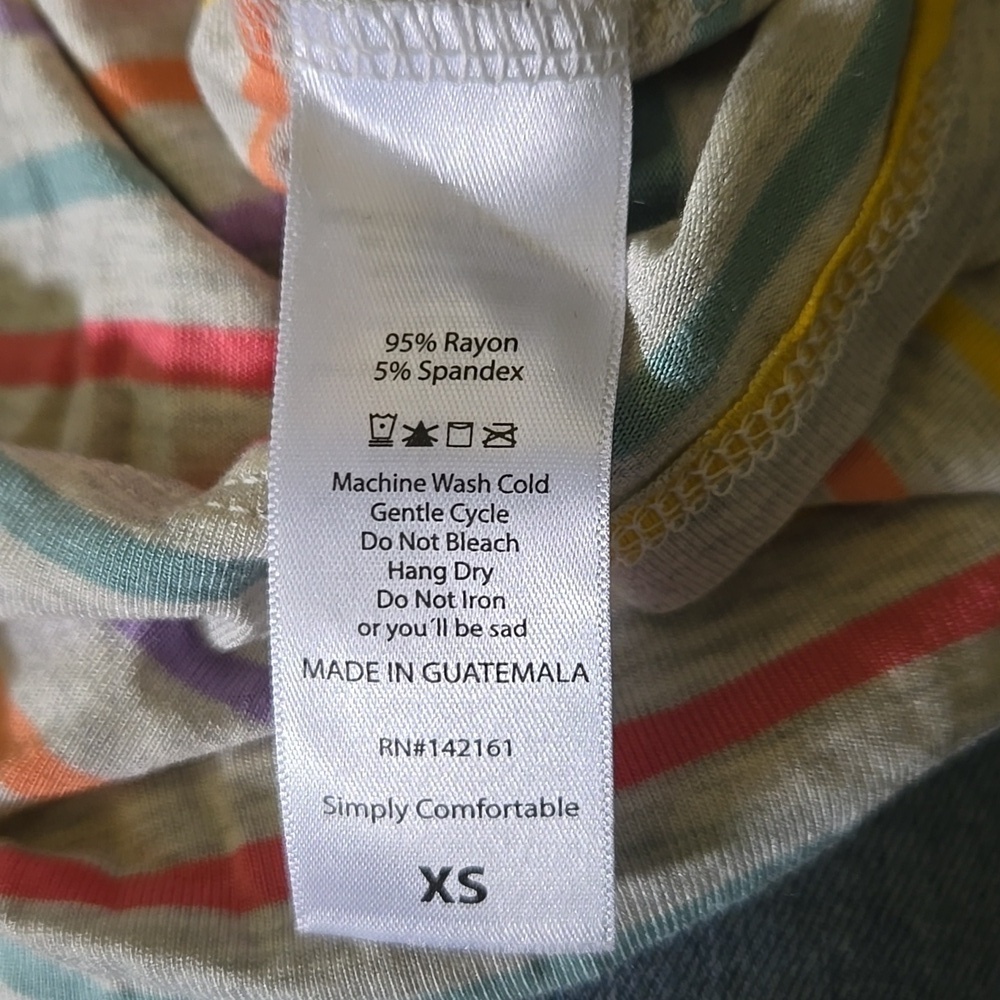 LULAROE | Gigi Tee in Gray Rainbow Stripe sz XS - Picture 7 of 7